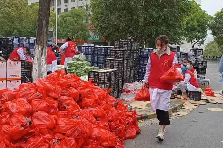 请问在银行办刷卡机是怎样办理的_通力守“沪” 联手战“疫”(图5)